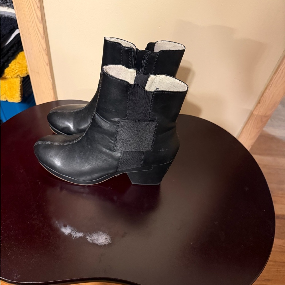 Jambu Black Leather Ankle Boots